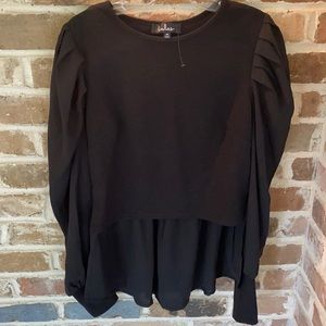 Lulu’s Black Long Sleeved Blouse. Size Women’s M.